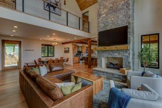 The Bear Cave at Eagles Nest - 8