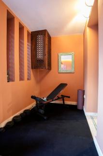 2BR Central Luxury Apt - Pool - Private Gym - 2