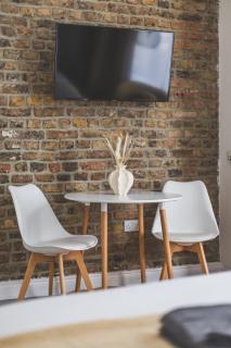 Amazing serviced accommodations for Corporate Contractors and Leisure clients Located at a walking distance from three majors Underground and Overground stations - 7