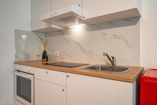 Renzo & Lucia Lakefront Suites with Stunning Views of Lake Como - 8