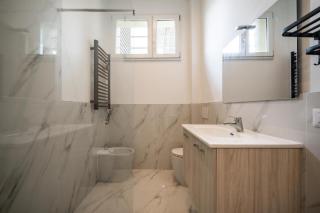 Renzo & Lucia Lakefront Suites with Stunning Views of Lake Como - 7