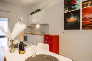 Renzo & Lucia Lakefront Suites with Stunning Views of Lake Como - 3