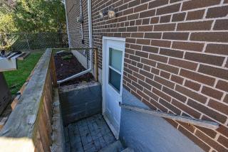 4 Bedroom full house with 4 car parking - 3