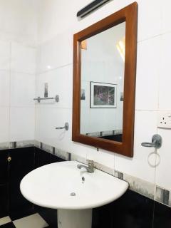 Lion Heart Villa Hikkaduwa - 1