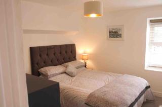 Minutes from the beach and town! - 5