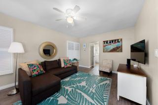 Ben's Beach Bungalow 1 150 Steps to Sand - 4