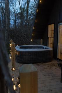 Liv's Treehouse-Honeymoon Suite-Hot Tub - 6