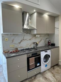 Modern Studio Luxe Heathrow London - New Bedfont - 7