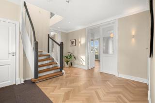 Unik villaeiendom, totalrenovert i klassisk stil - 8