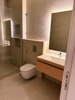 Luxury 2 BR Apartment in New Cairo and Private Roof - 9