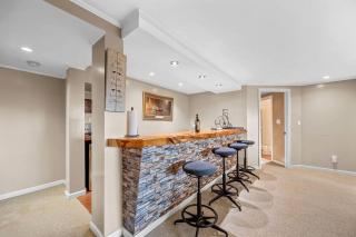 Spacious Ski Home - 10 Miles to Stowe - 3BD 4 BA - 3