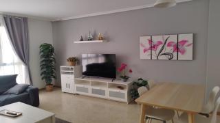 Apartamento muy bonito cerca de la Universidad - 0