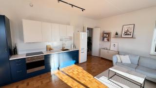 Bright Scandi Designer Flat with Sunny Balcony - 5