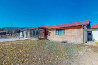 Rainbow Riverhouse - 8