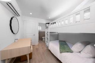 Modern Urban Escape Rooftop & Walkable Fun - 5