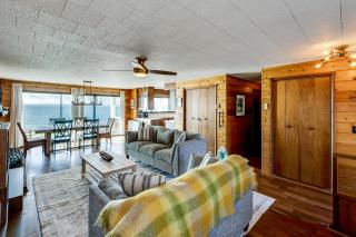 Whale Watch and Relax Fireside Puget Sound Gem! - 1