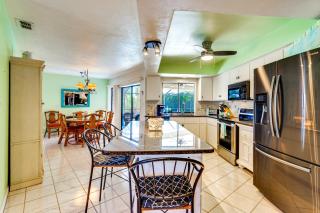 Canal-Front Escape w/ Dock & Pool in Cape Coral - 8