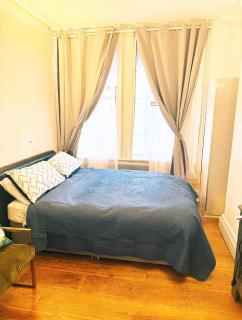 PICCADILLY Private room and bathroom - 1