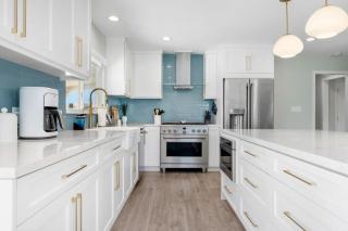 Family Hilltop luxe retreat with breathtaking views - 2