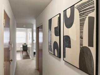 Chic City Retreat 1BR Unit - Church A2 - Skokie - 3