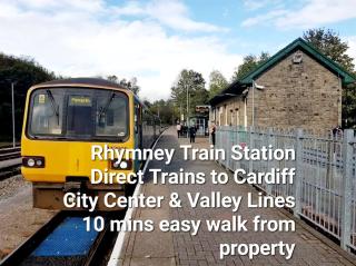 Cosy Spacious House within walking distance of Train Links - 2