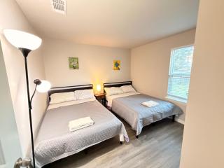 Modern Home with Spacious Yard in Houston - 6