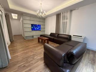 Atrium Luxe Apartment, Sauk, Tirana - 1