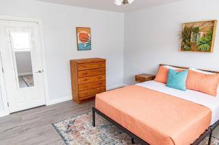 Vibrant Imperial Beach Oasis - 6