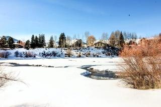 Retro 3BD Sun Valley Condo + FREE Resort Amenities! - 5