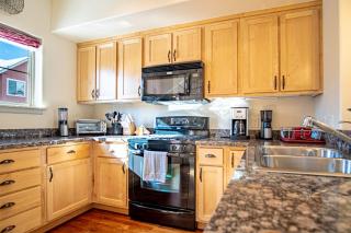 2BD Sweetwater Condo - Community Park, Pool + Hot Tub - 9