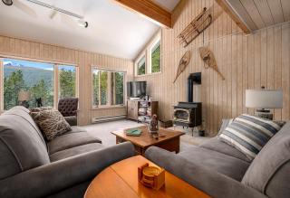 Blue River Pines Home: Peaceful, Hot Tub, Views - 7