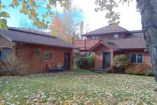 Creekside on Quigley - 3BD Private Home on trails + Hot Tub - 8