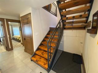 DT Ketchum - Chill, Two-Story Getaway w/ a Gourmet Kitchen - Walk Downtown & to River Run Lifts - 4