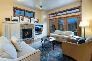 Woods Live Oak Townhome: Cozy, Hot Tub, Under Gondola - 7