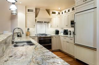 Woods Live Oak Townhome: Cozy, Hot Tub, Under Gondola - 2