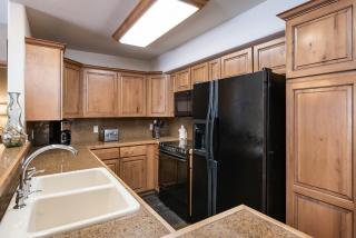 Riverbend Snowflake Run Condo: At Snowflake Lift - 5