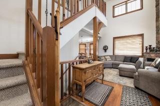 Vista Point Lookout Home: Dog Friendly, Views, Hot Tub - 1