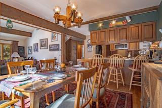 #104 Private Hot Tub, 2 car garage, abundant parking, Elkhorn Amenities - 2