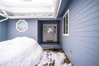 In the Heart of Hailey; PRIVATE PET-FRIENDLY 3 bedroom home with garage - 8