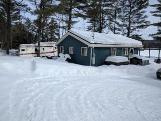 Four Season Lakehouse with beautiful views and crystal clear water - 0