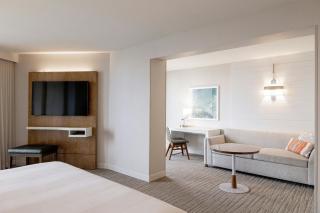 Waikiki Beach Marriott Resort & Spa - 4