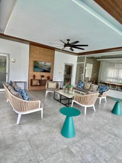 Modern apartment in luxury tower - 1