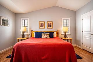 In the Heart of Hailey; PRIVATE PET-FRIENDLY 3 bedroom home with garage - 1