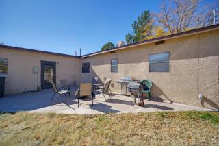 1 Mi to ENMU Portales Family Home with Yard! - 8