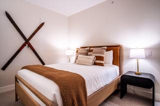 Snow Star Serenade - Hot Tub + Gym + Walk to downtown & ski lifts! - 7