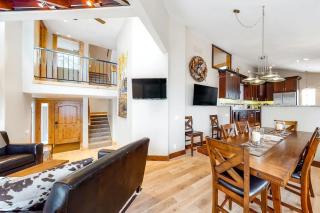 Corrock Style - Luxury Hot Tub Home near Ski Lifts & Downtown Ketchum! - 9