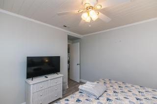 Barefoot Bungalow - 1