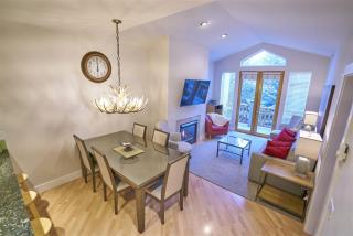 SnowStar Hideaway - Hot Tub, Gym, Walk to Ski Lift - 1