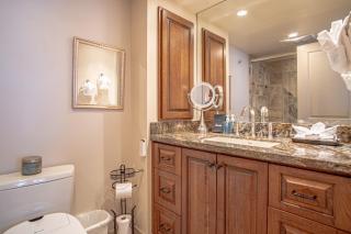 Ski-in/Ski-out to Baldy + Outdoor Pool - 7