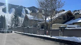 Ski-in/Ski-out to Baldy + Outdoor Pool - 5